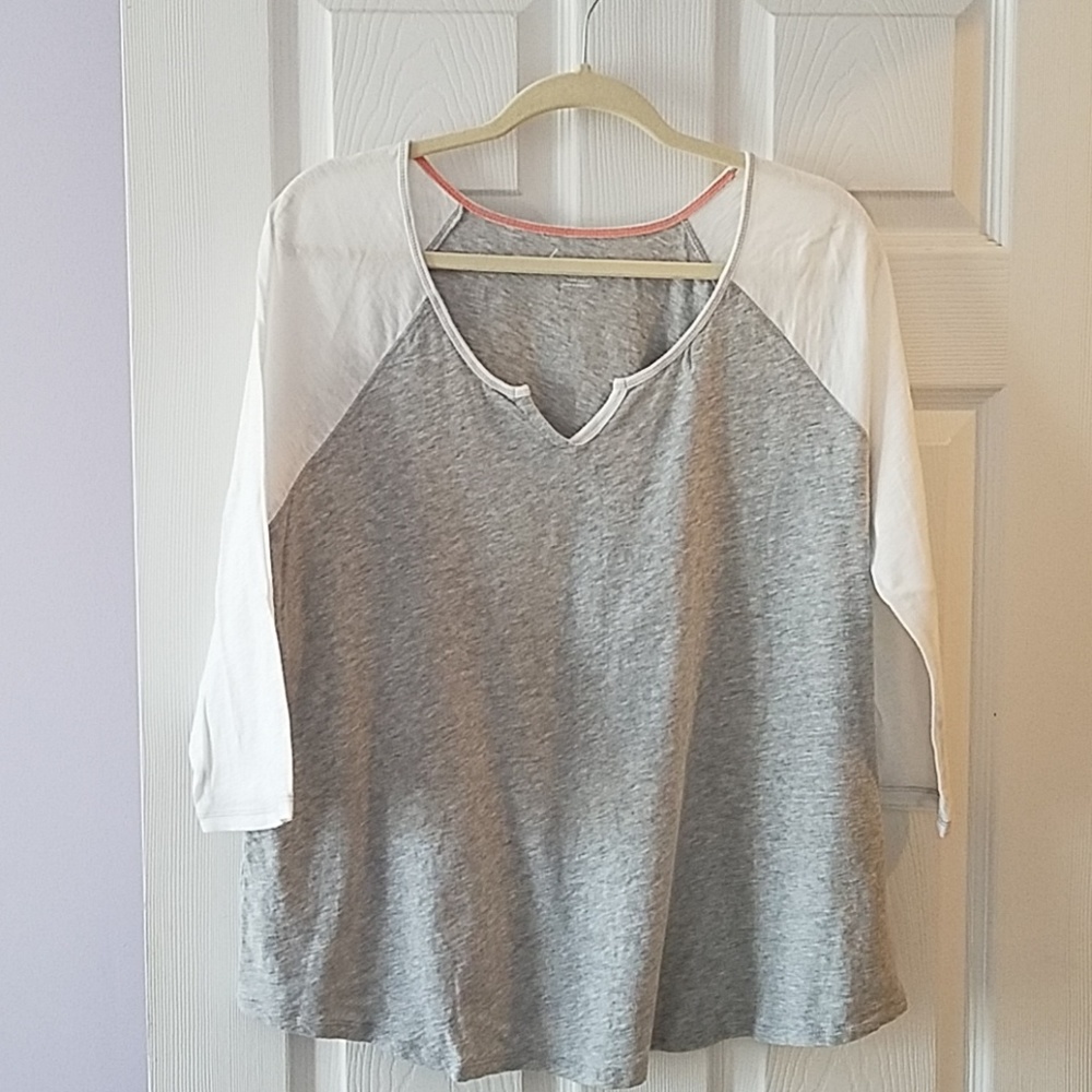Baseball tee